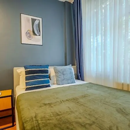 3-bedroom With Balcony דירה