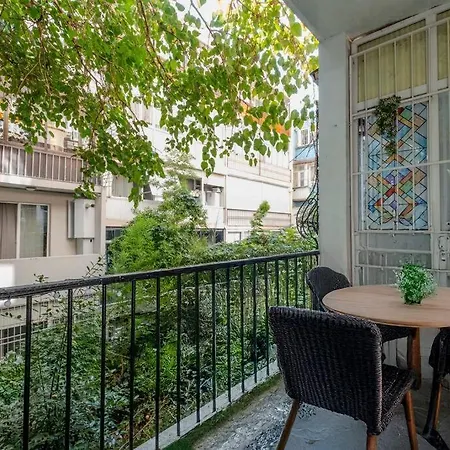 3-bedroom With Balcony شقة