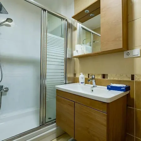 شقة 3-bedroom With Balcony