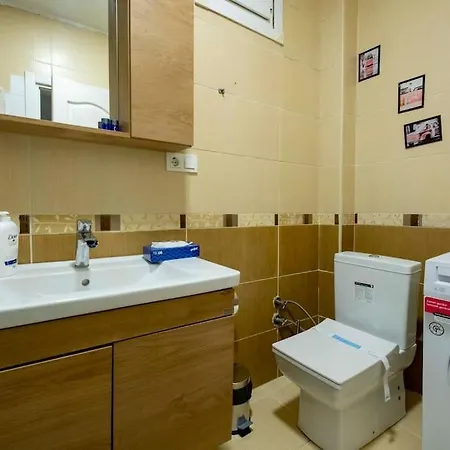 3-bedroom With Balcony דירה *