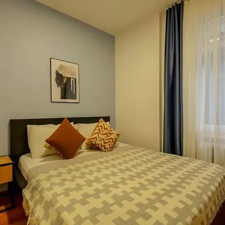 Lägenhet 3-bedroom With Balcony Istanbul