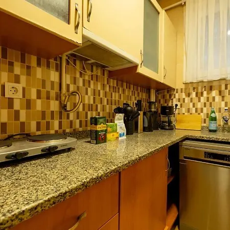 Appartement 3-bedroom With Balcony *